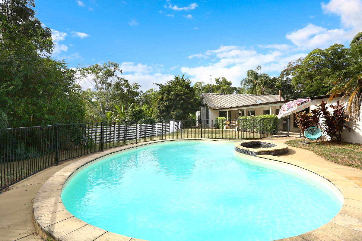 33 Castle Hill Drive GAVEN 2