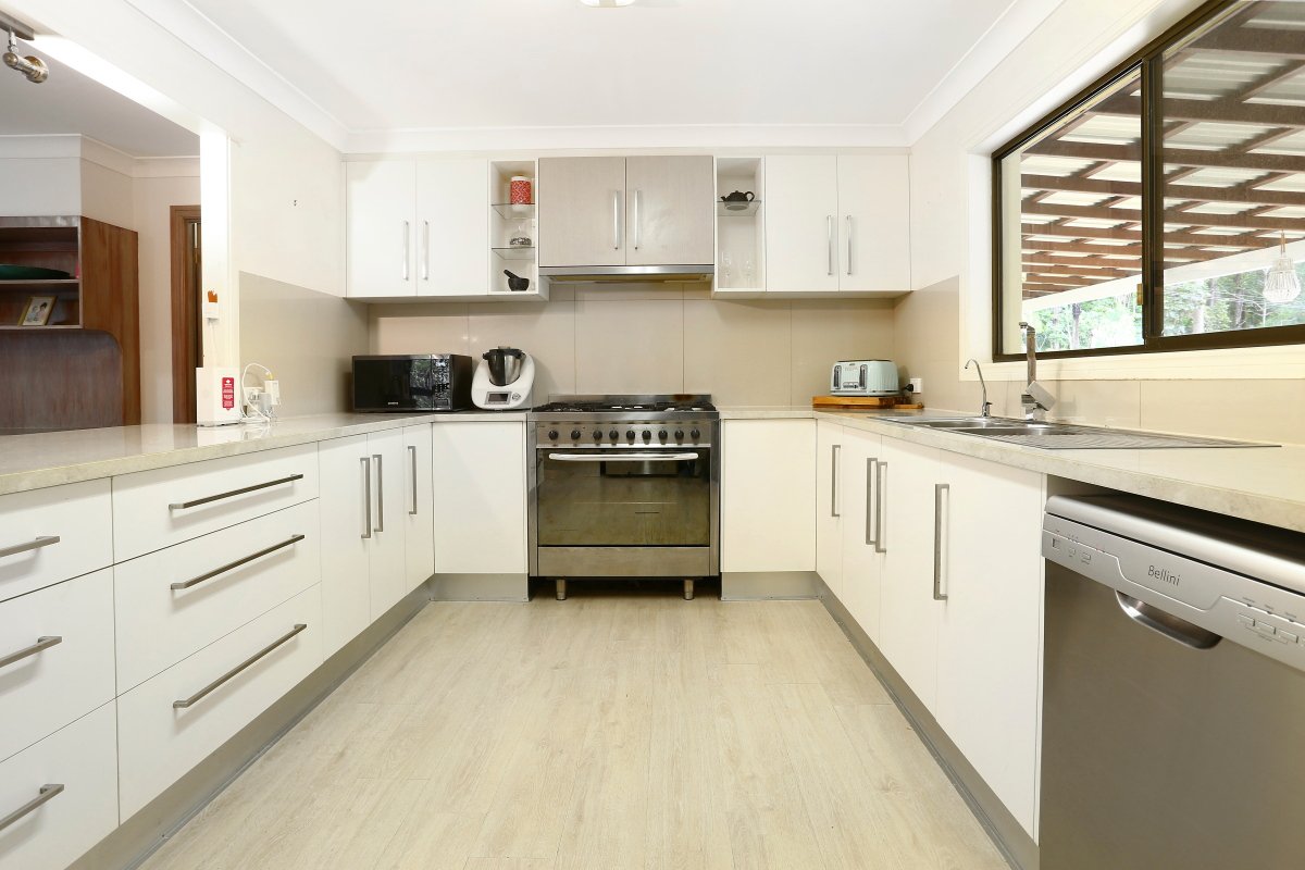 33 Castle Hill Drive GAVEN 9