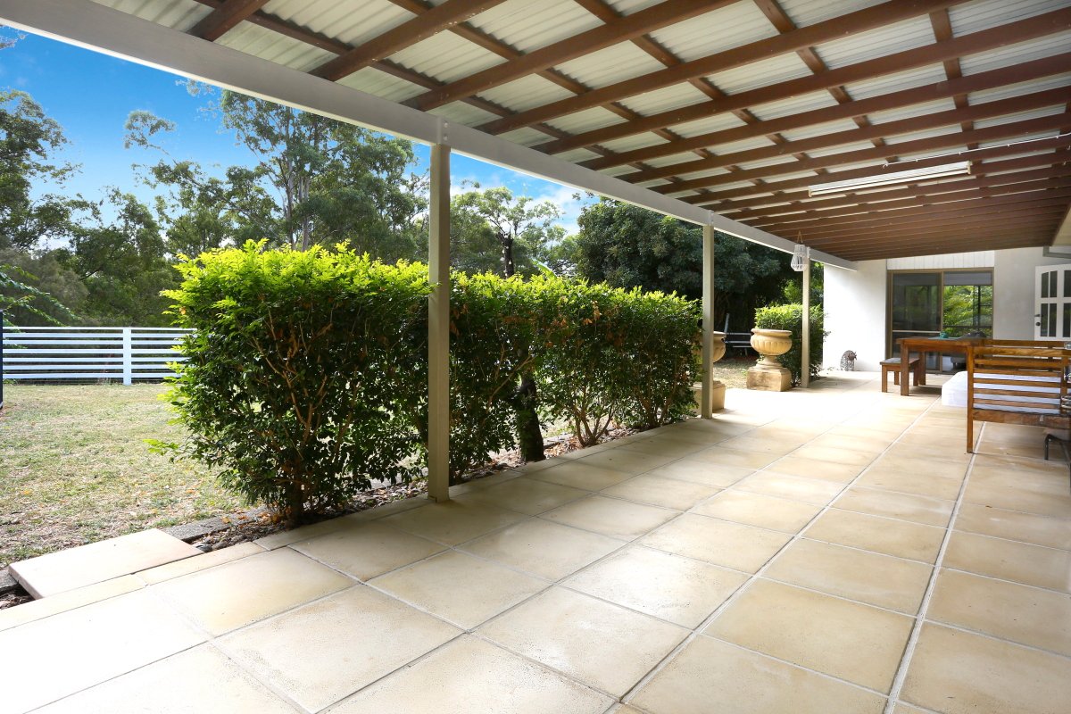 33 Castle Hill Drive GAVEN 19