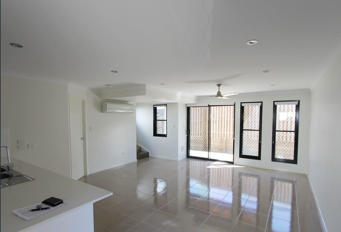 3/3 Christina Road CLINTON 2
