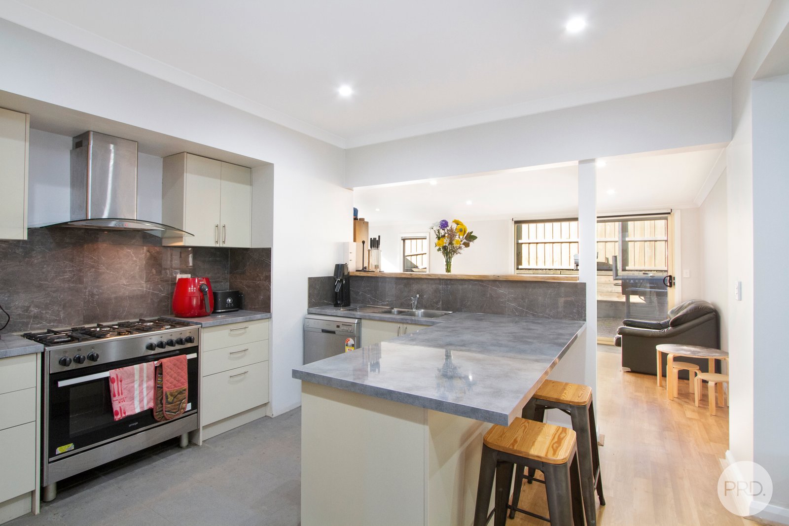 33 Clunes Road CRESWICK 8