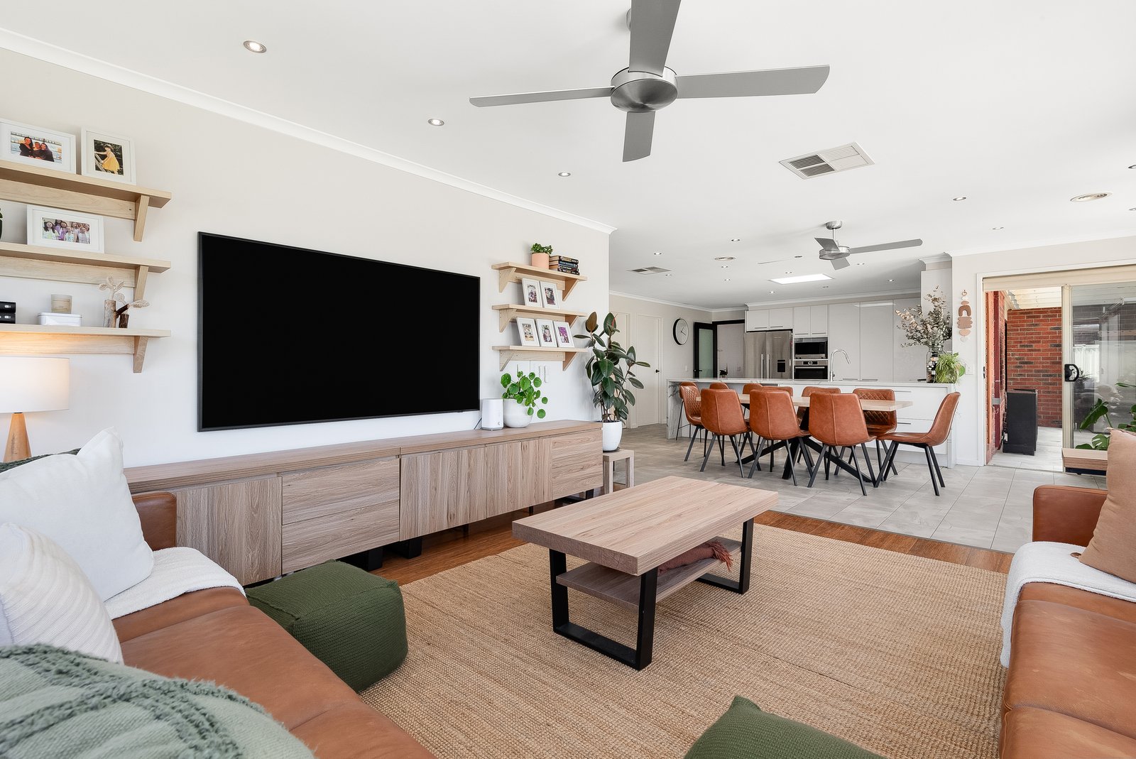 Gallery: 33 Coakley Crescent