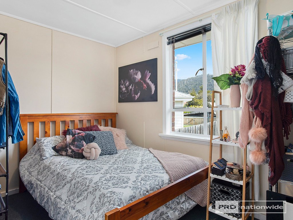 33 Coraki Street CHIGWELL 20