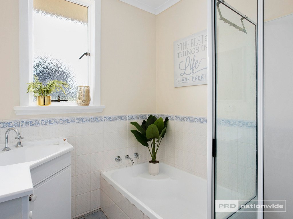 33 Coraki Street CHIGWELL 21