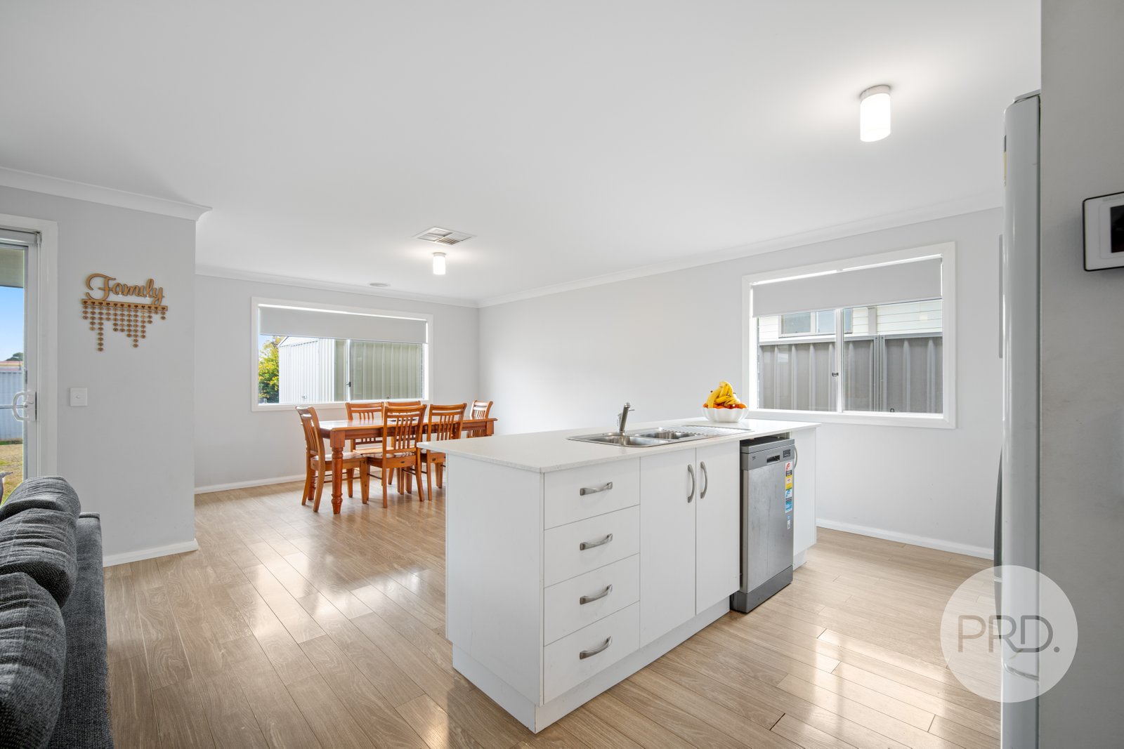 3/3 Craft Street LAKE ALBERT 4