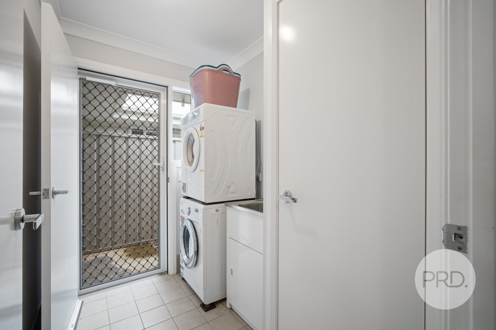 3/3 Craft Street LAKE ALBERT 11