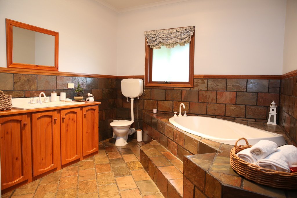 33 Crook Court BALLAN 4
