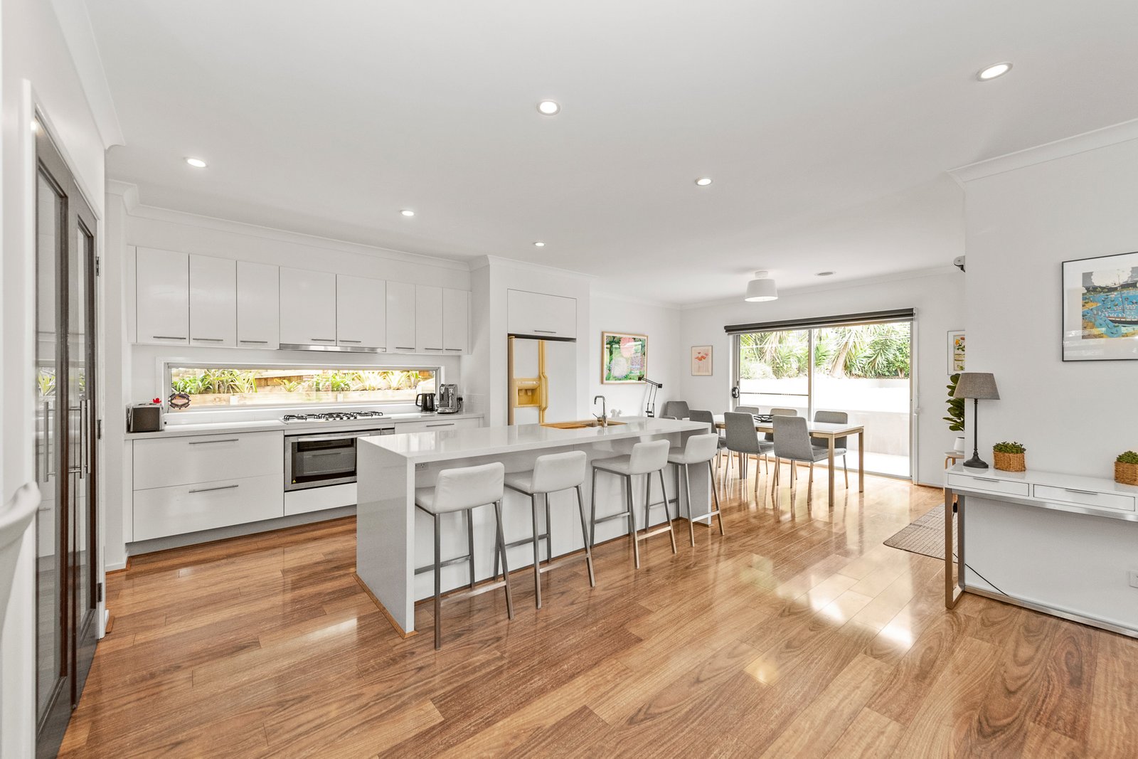 Gallery: 33 Cummins Road