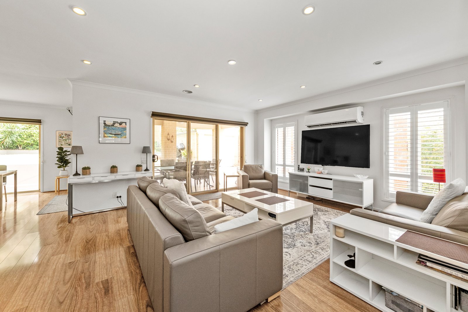 Gallery: 33 Cummins Road
