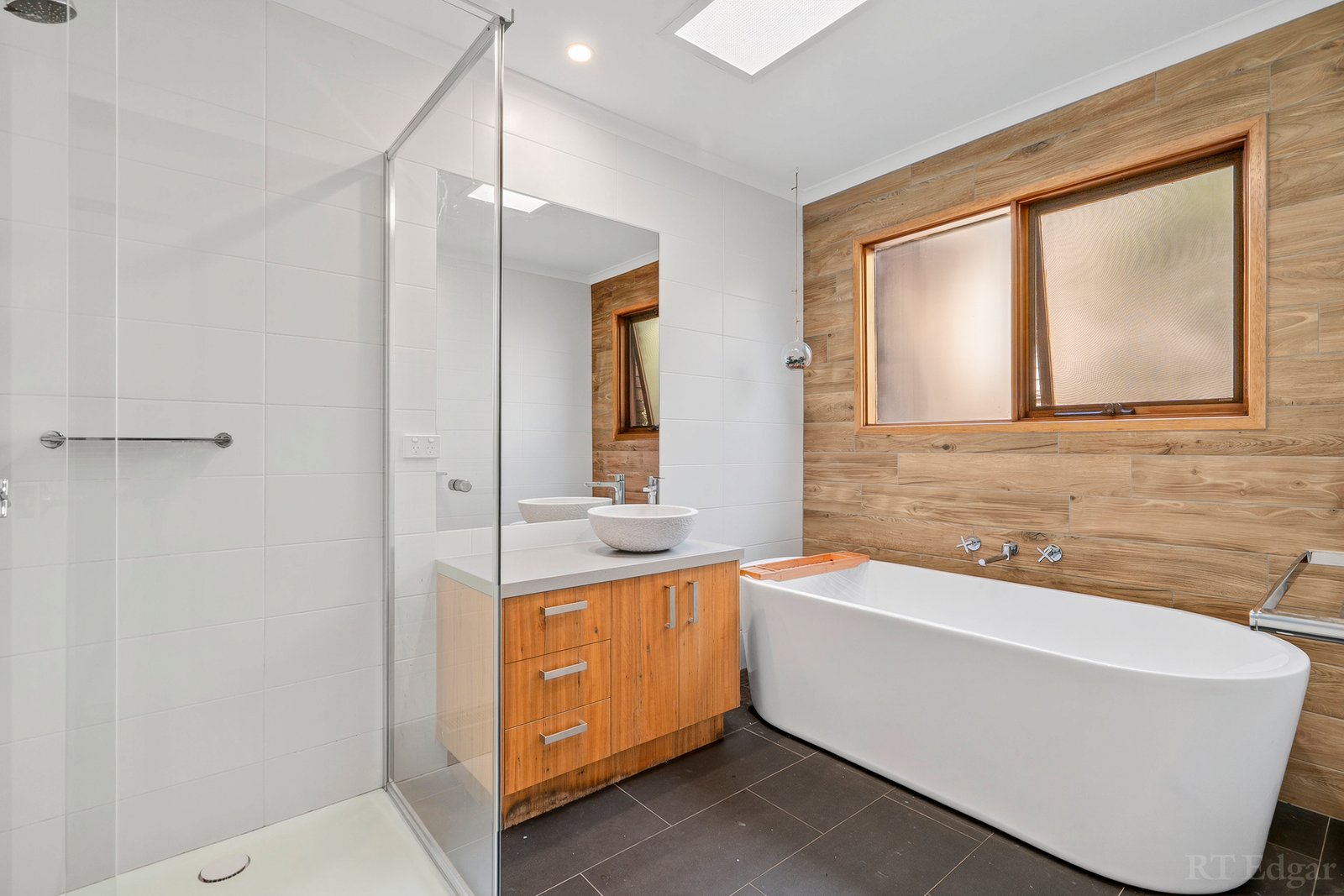 Real Estate and Property in 33 Cuthbertson Drive, Ocean Grove, VIC