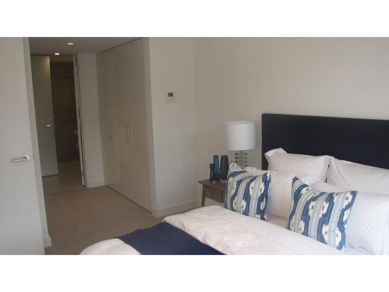 Gallery: 33 Danks Street