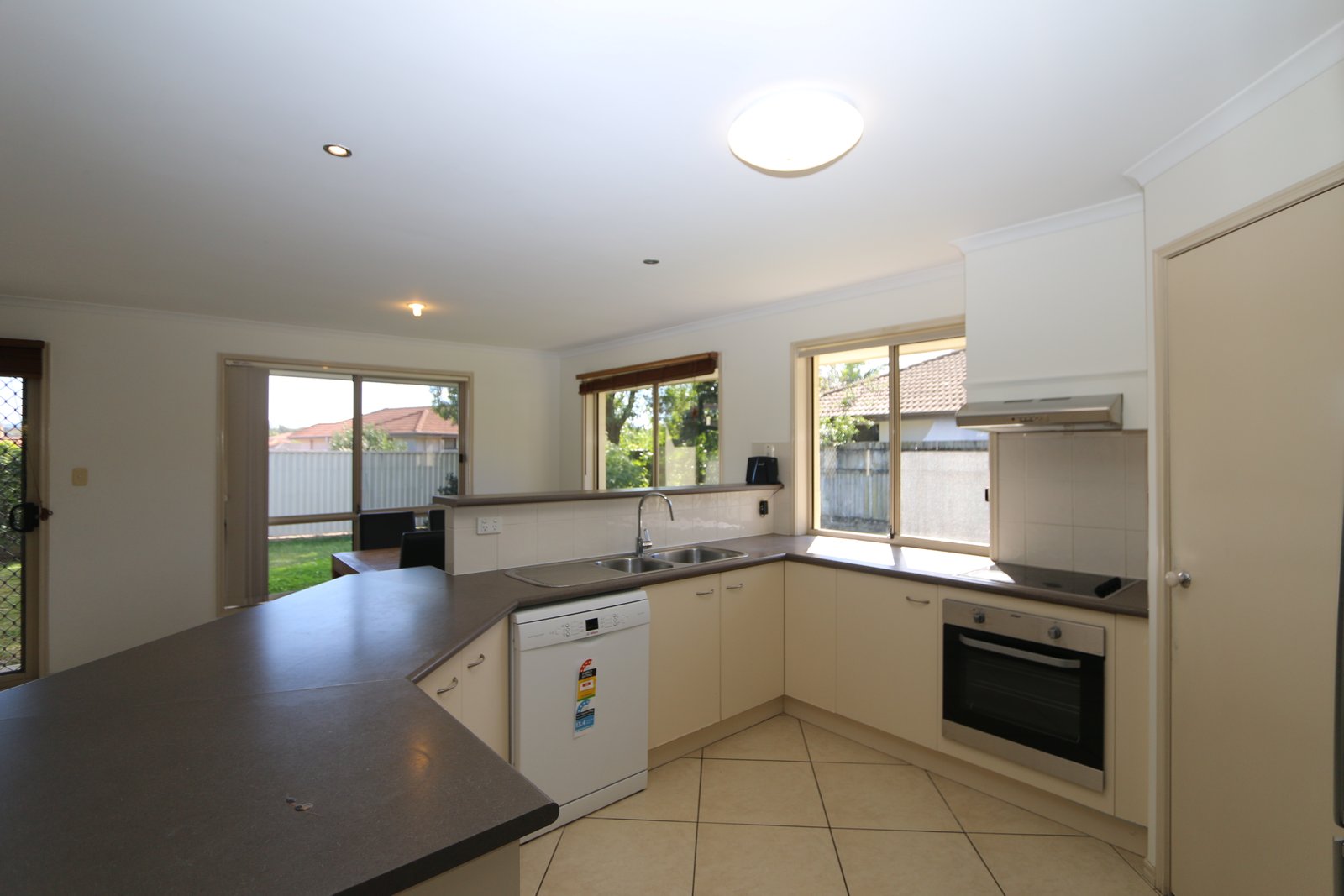 33 Dellwood Circuit MOLENDINAR 4