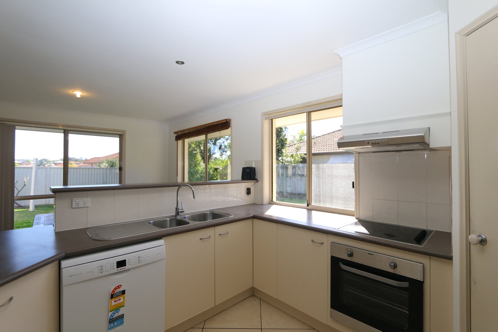 33 Dellwood Circuit MOLENDINAR 5
