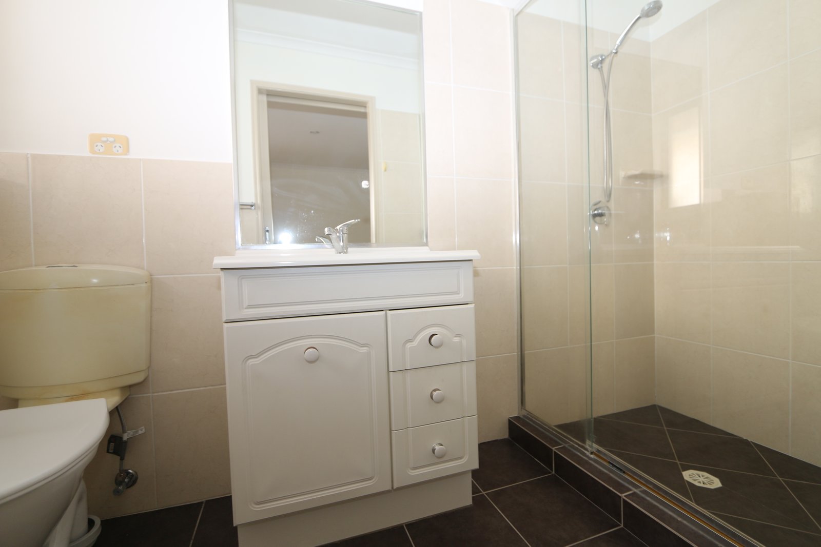 33 Dellwood Circuit MOLENDINAR 13