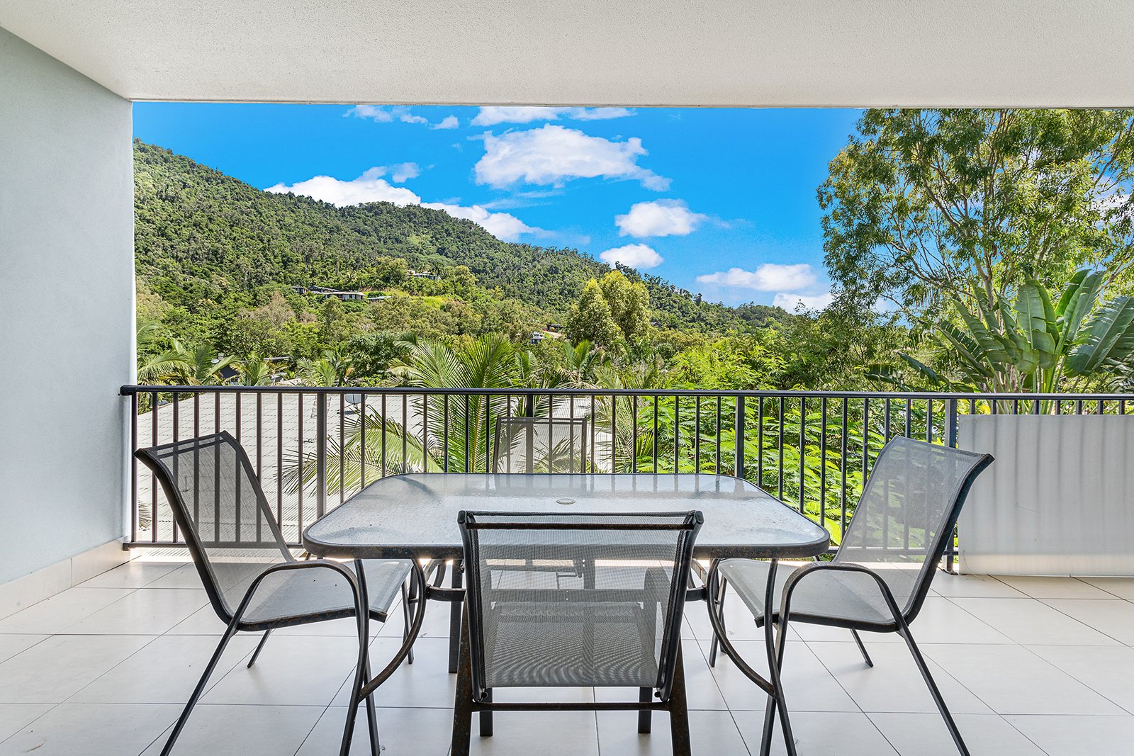 3/3 Deloraine Close CANNONVALE 2