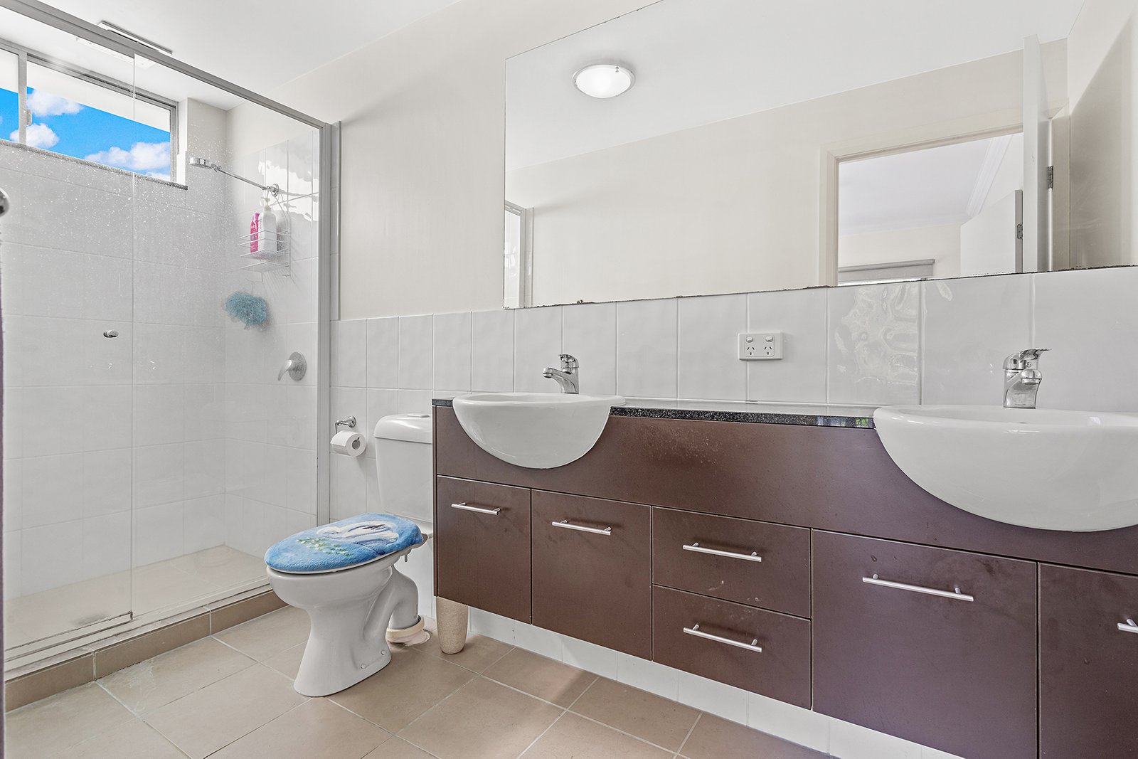 3/3 Deloraine Close CANNONVALE 12