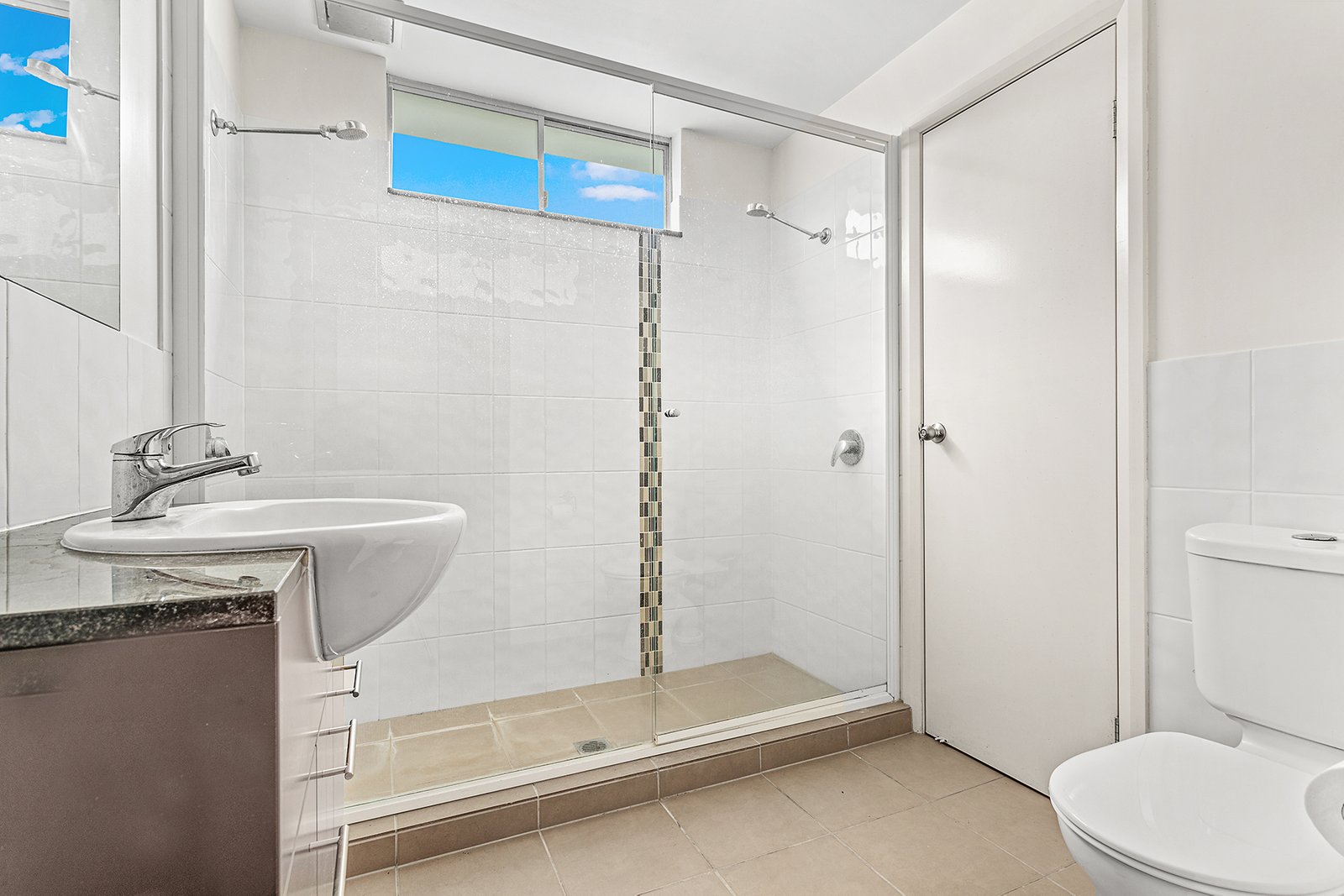 3/3 Deloraine Close CANNONVALE 13