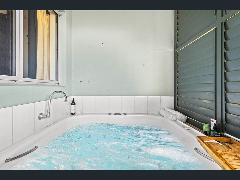 3/3 Deloraine Close CANNONVALE 14