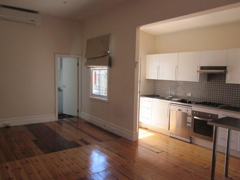 Gallery: 33 Derham Street