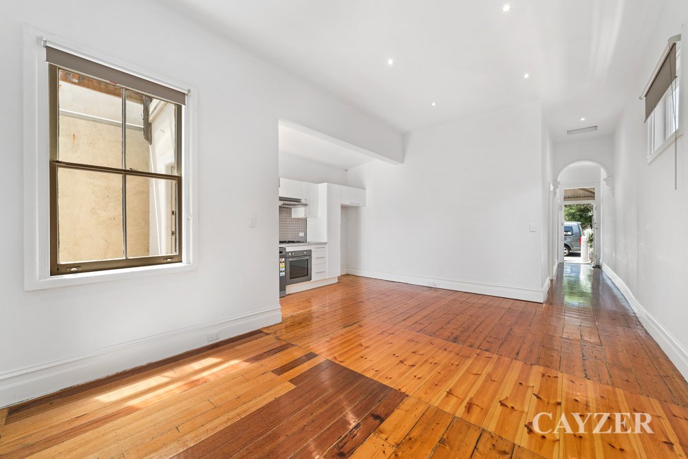 Gallery: 33 Derham Street