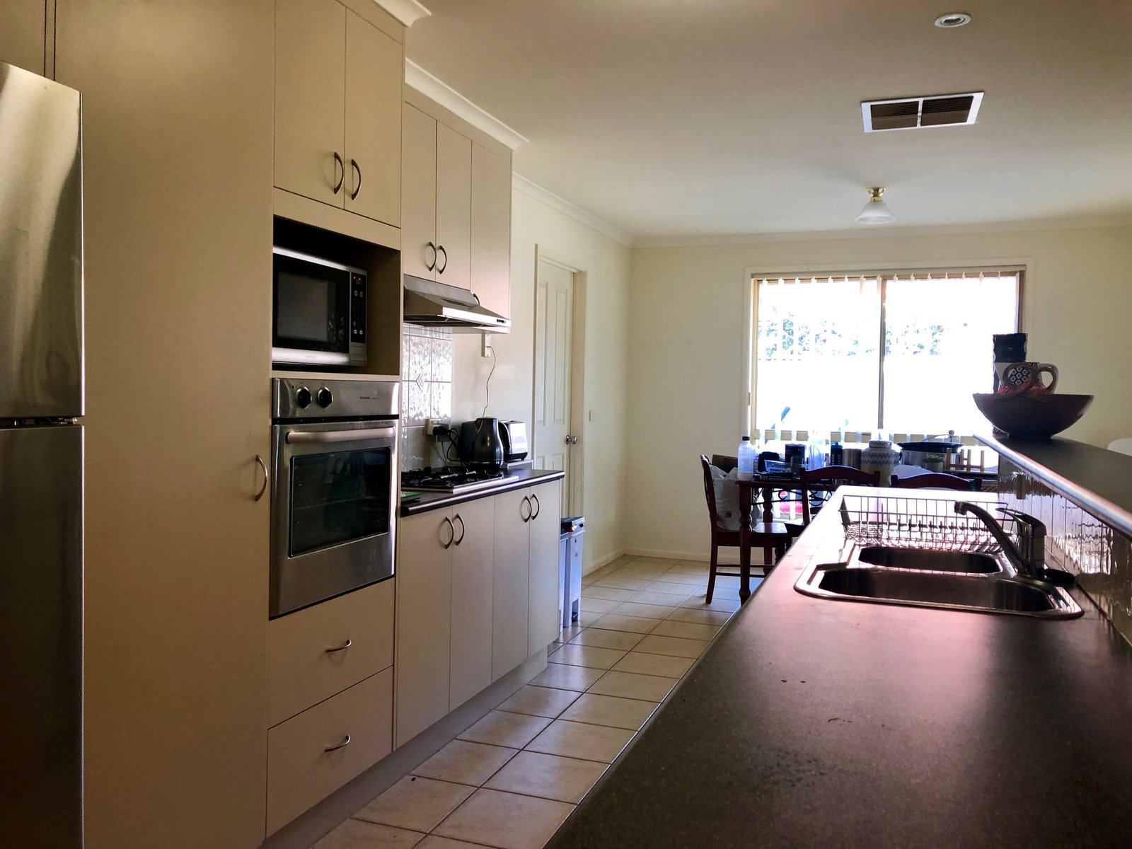 33 Dumbrell Circuit GLENROY 2