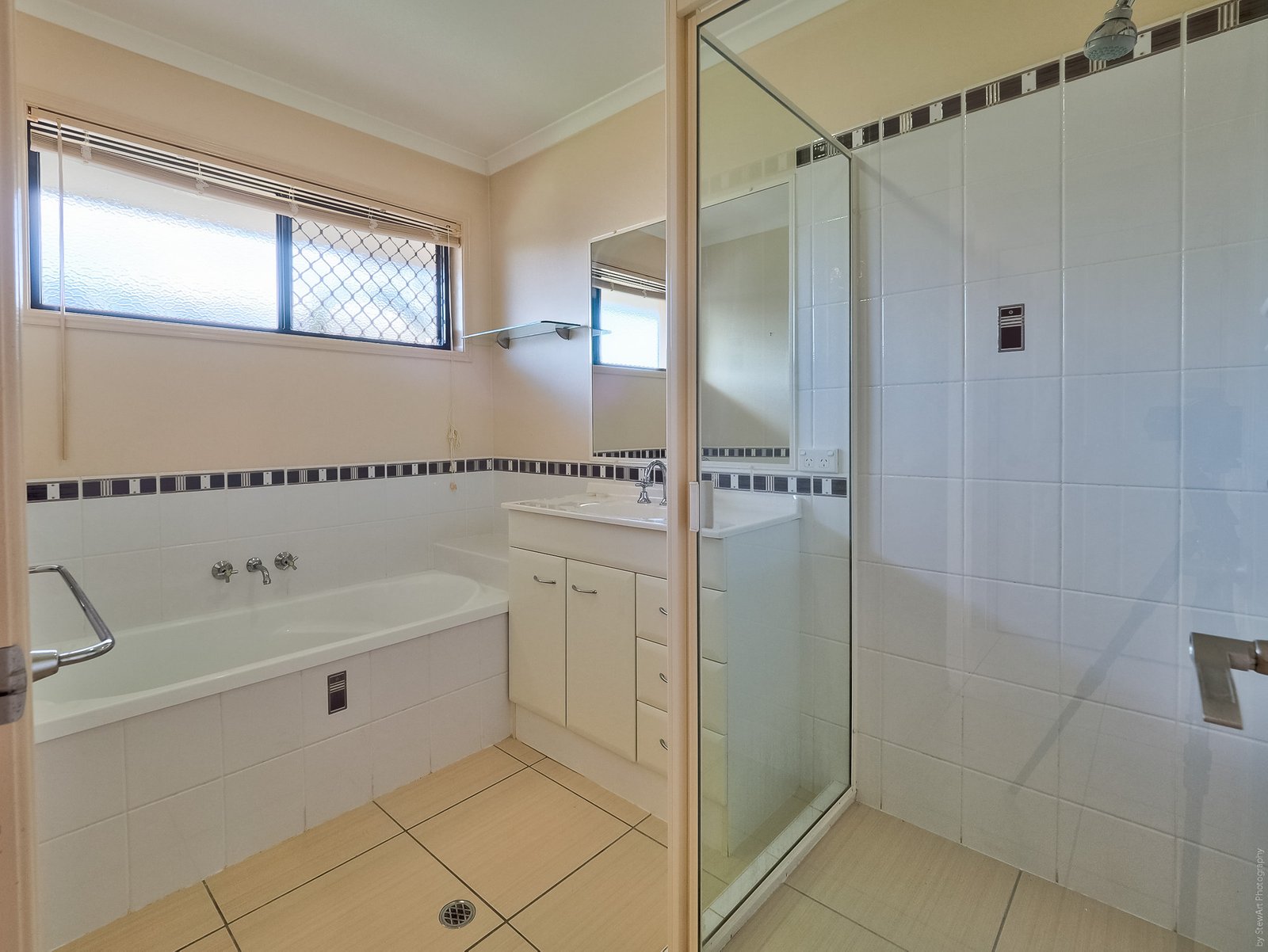 33 Earl St Vincent Circuit ELI WATERS 4