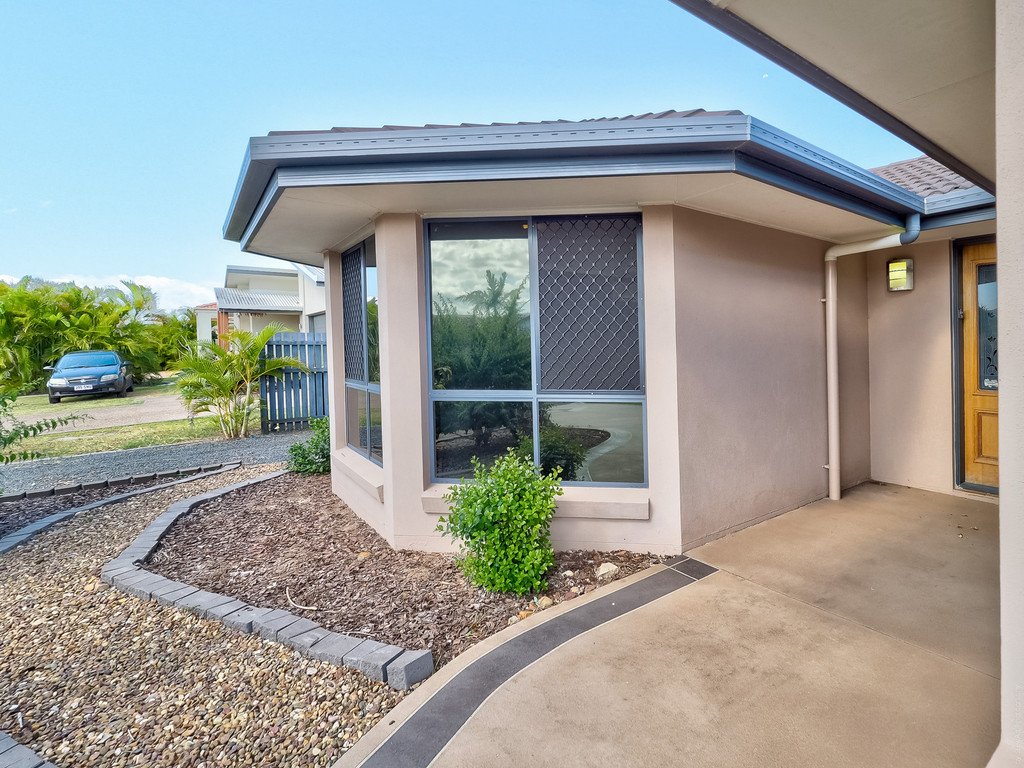 33 Earl St Vincent Circuit ELI WATERS 9