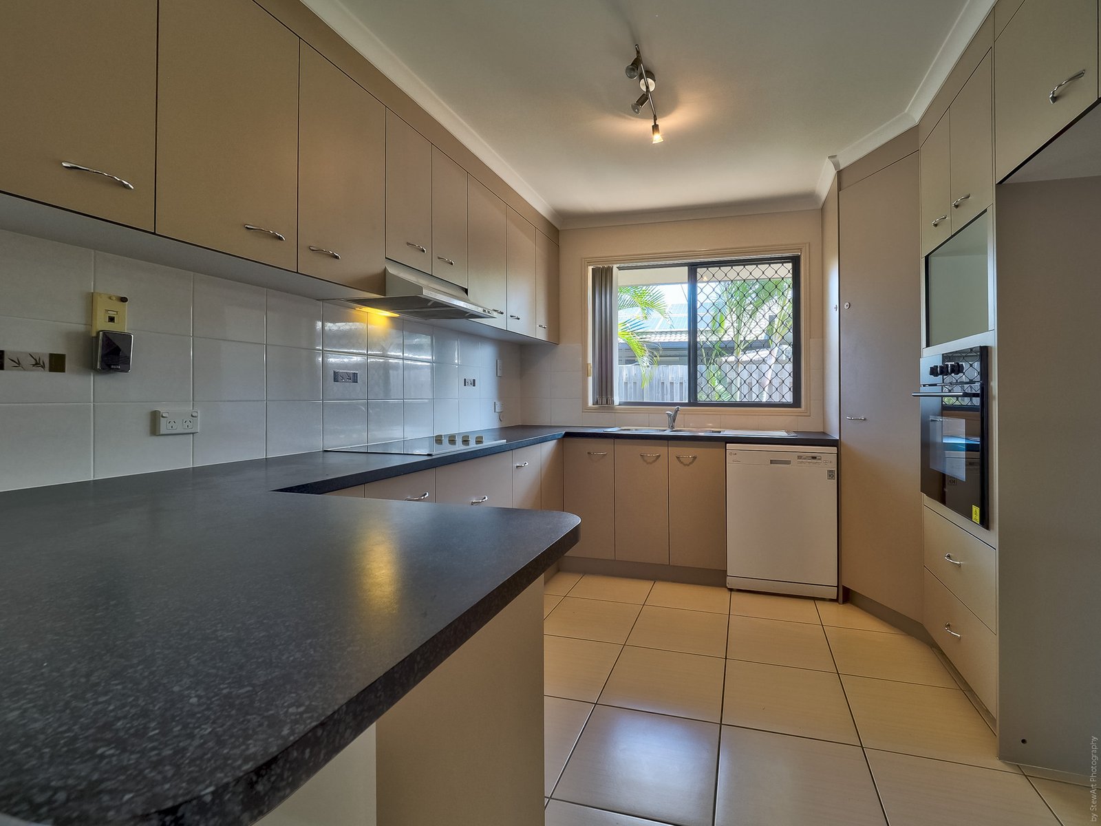 33 Earl St Vincent Circuit ELI WATERS 15