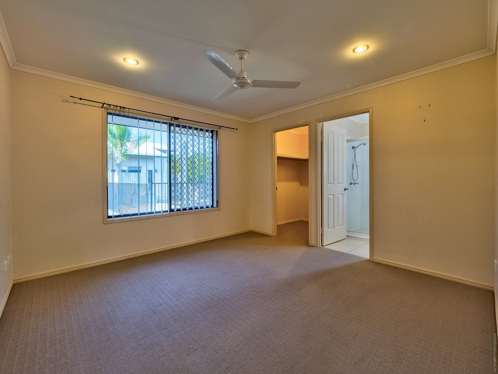 33 Earl St Vincent Circuit ELI WATERS 18