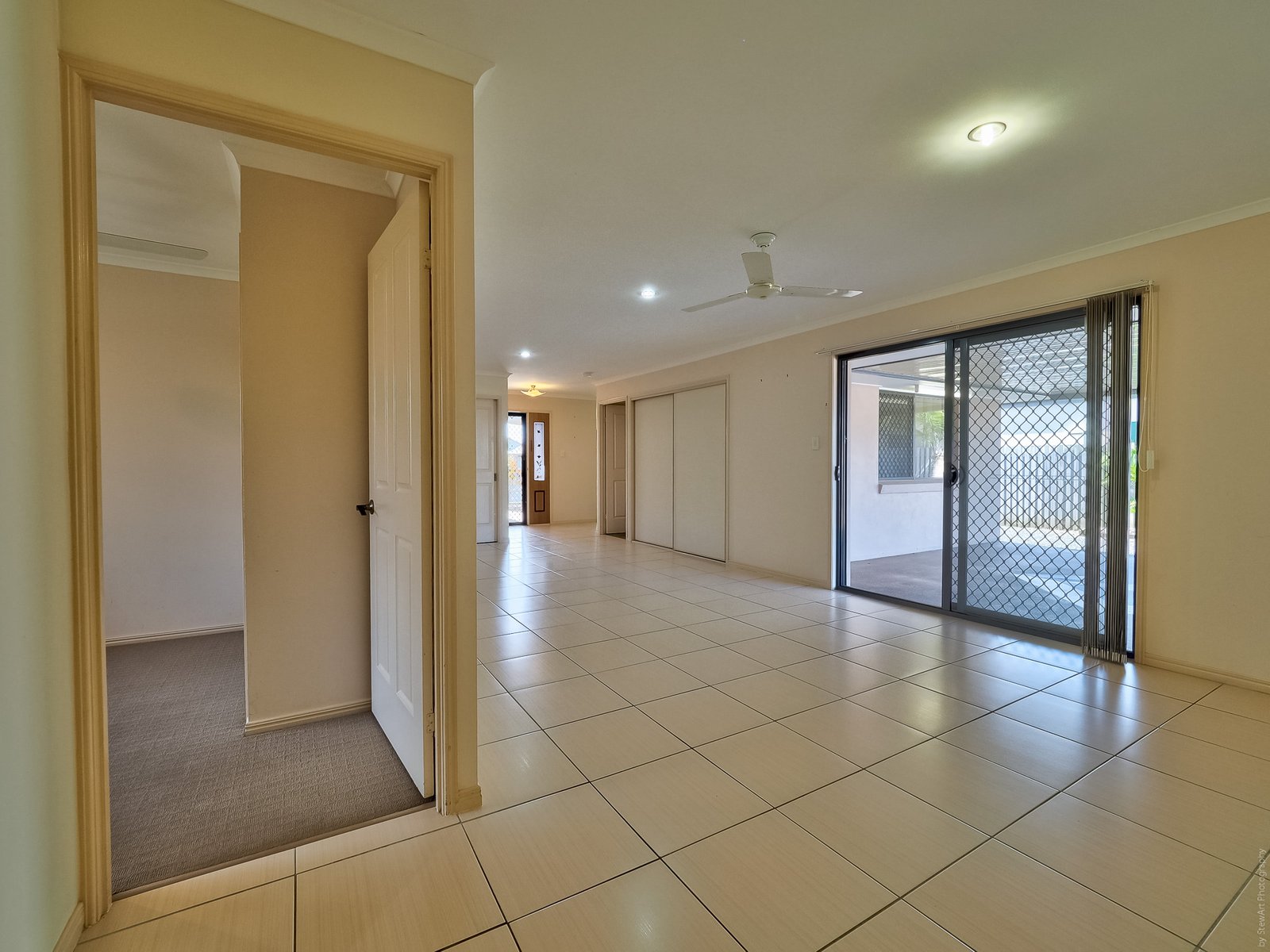 33 Earl St Vincent Circuit ELI WATERS 21