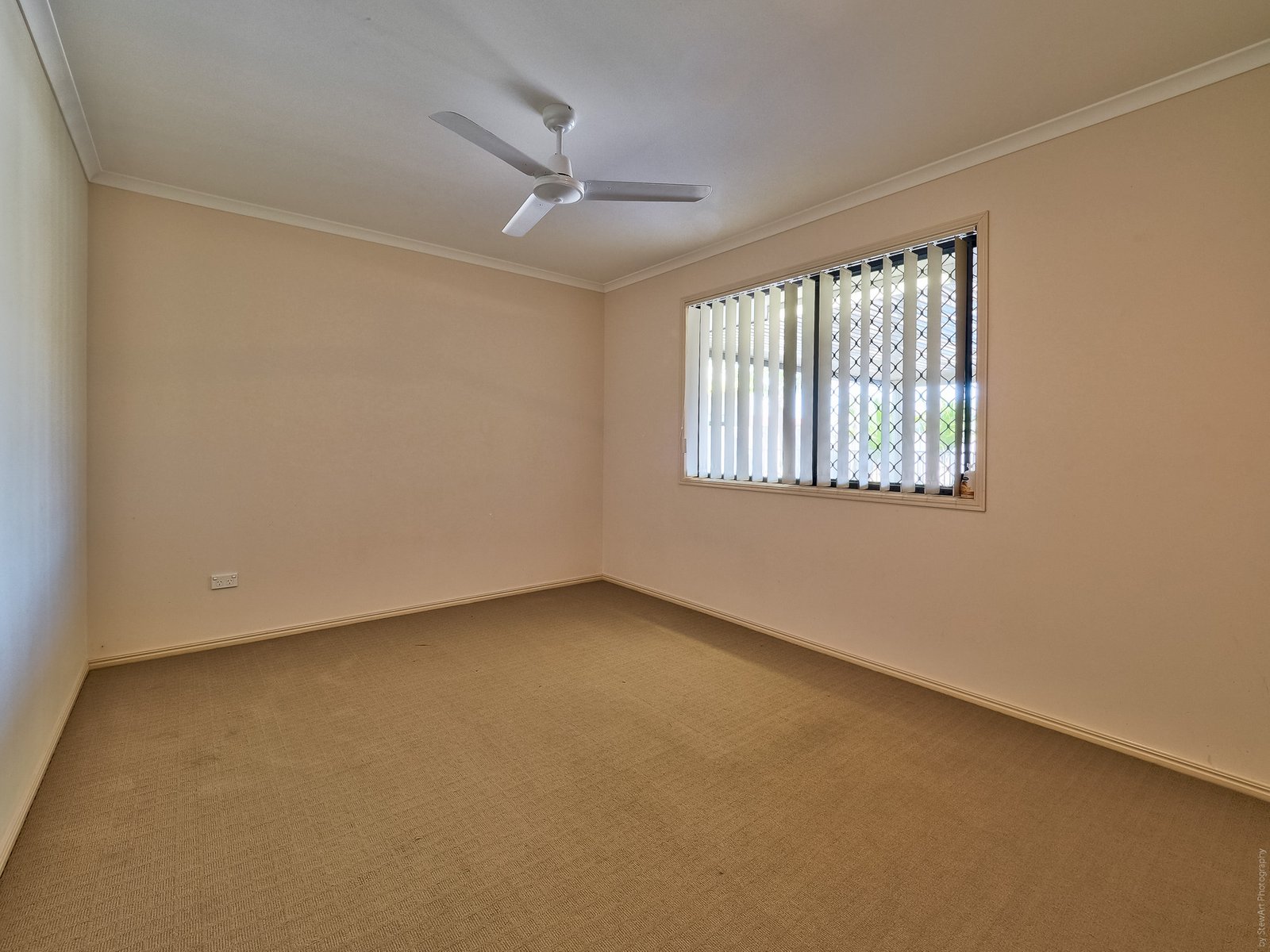 33 Earl St Vincent Circuit ELI WATERS 22