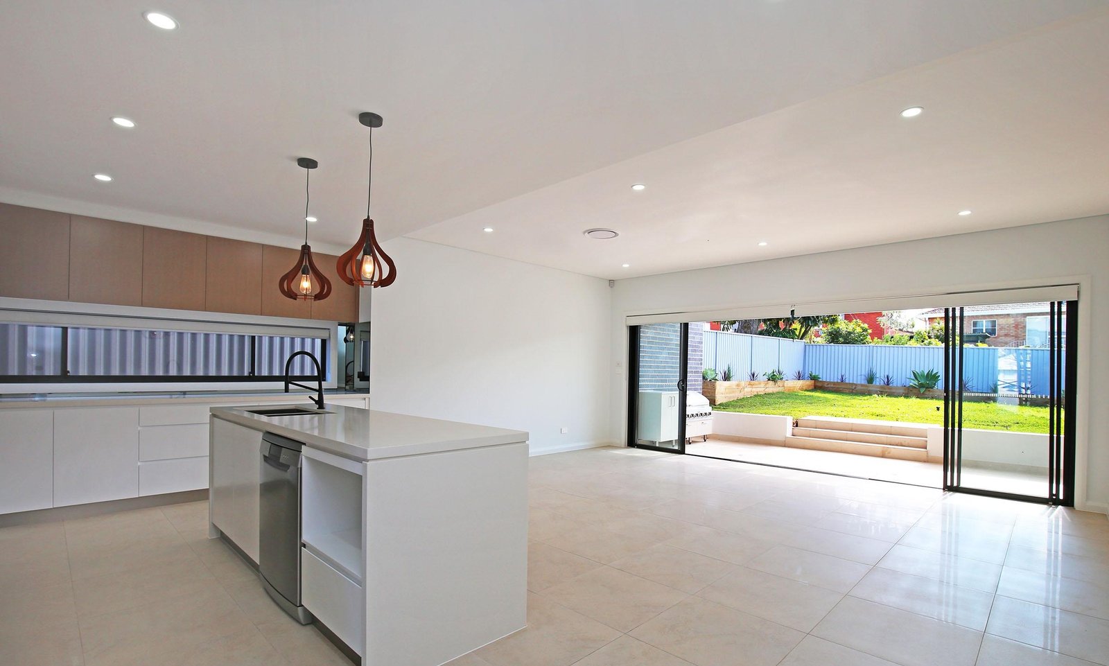 33 Ellesmere Street PANANIA 2