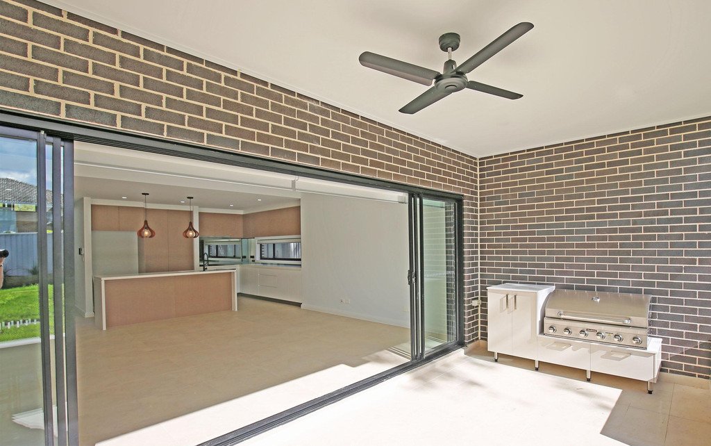 33 Ellesmere Street PANANIA 4