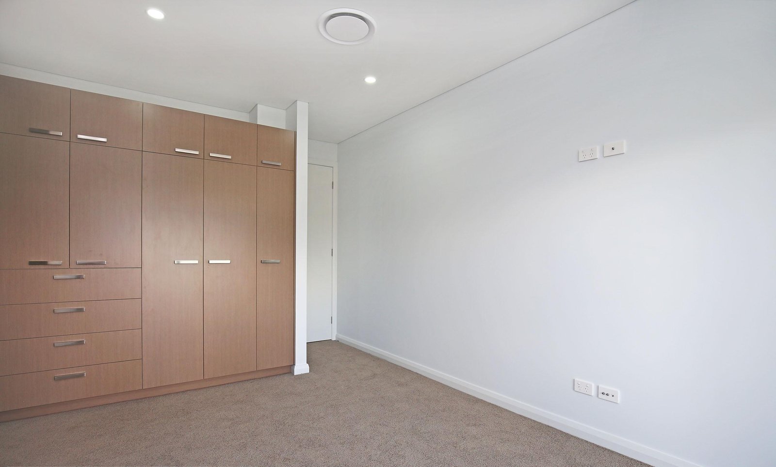 33 Ellesmere Street PANANIA 6