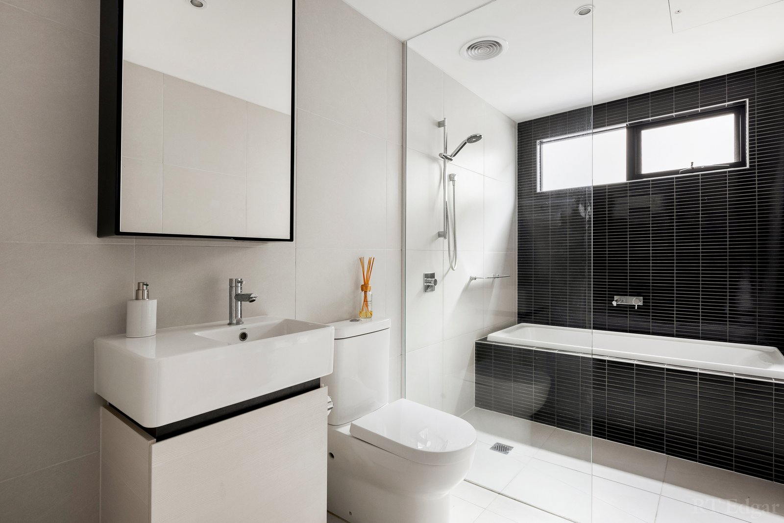 Real Estate and Property in 33 Ellsworth Crescent, Camberwell, VIC