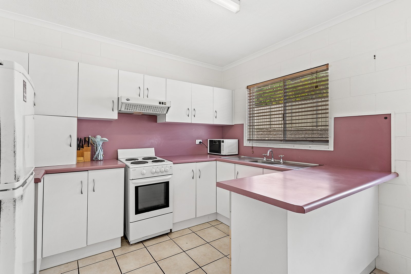 3/3 Eshelby Drive CANNONVALE 4