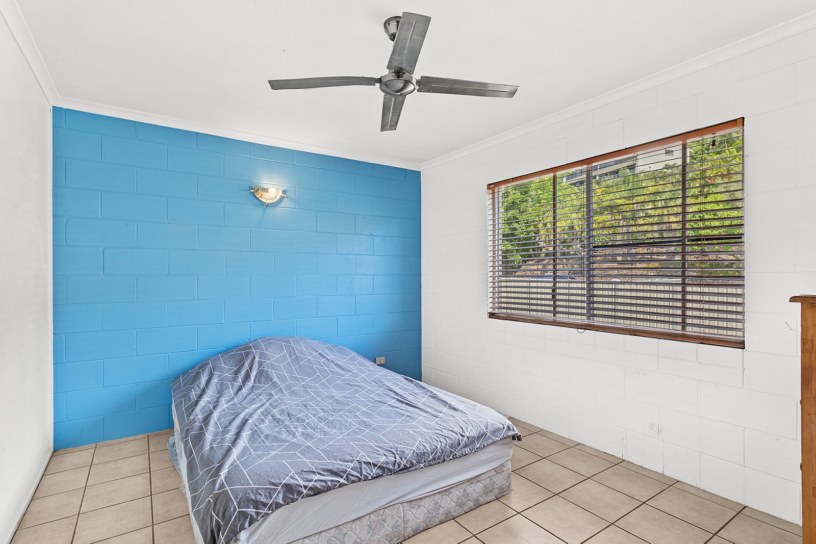3/3 Eshelby Drive CANNONVALE 8