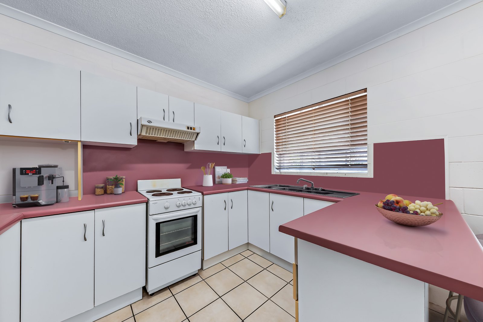 3/3 Eshelby Drive CANNONVALE 3