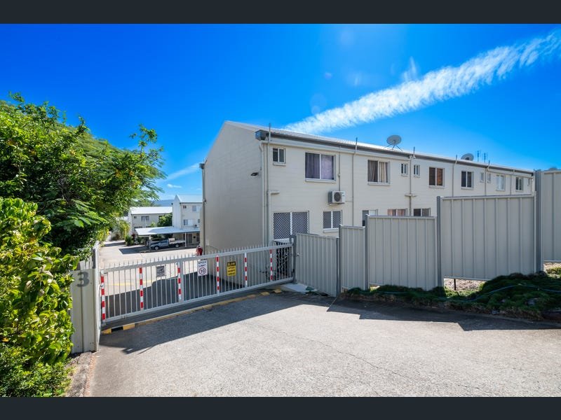 3/3 Eshelby Drive CANNONVALE 11