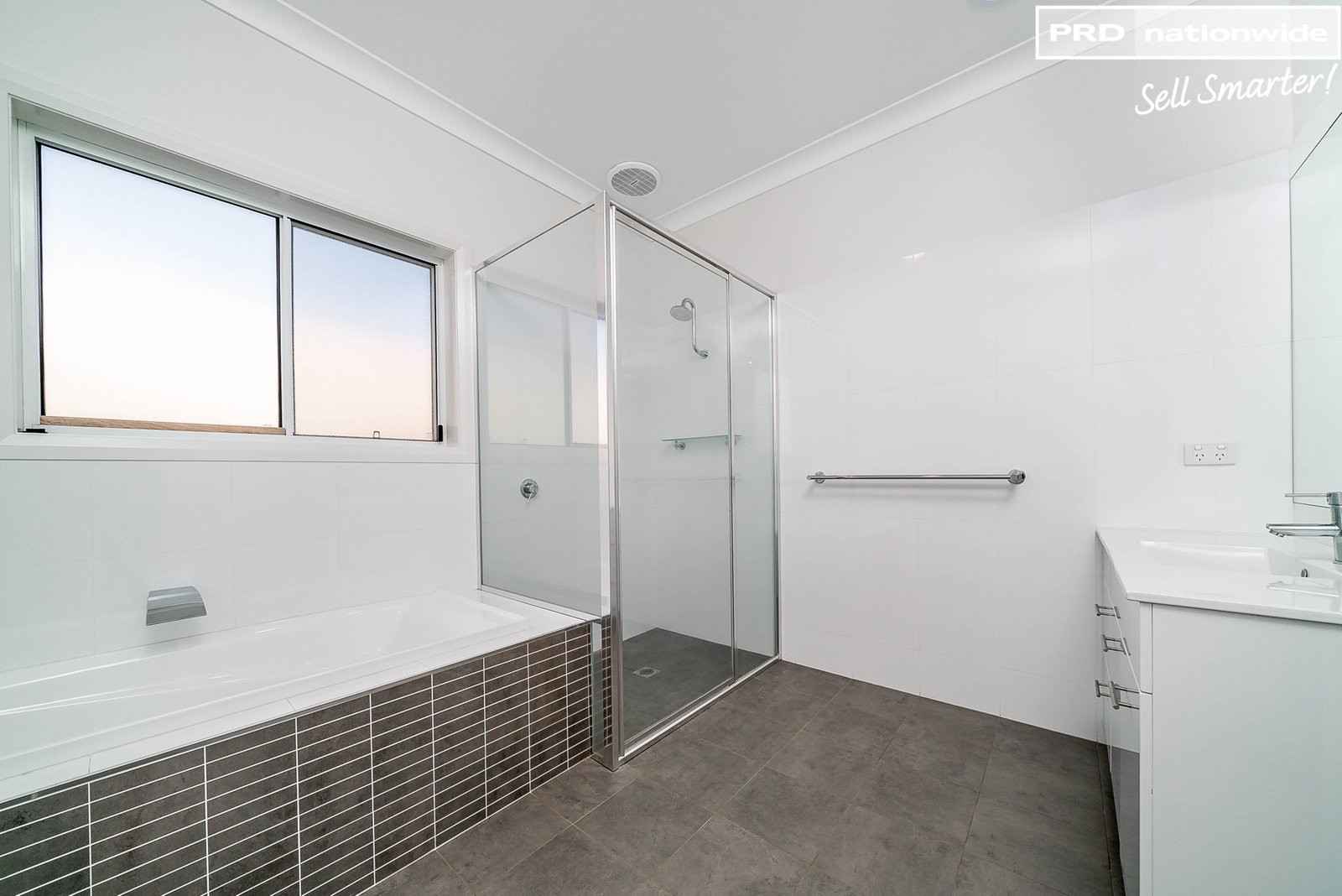 33 Flack Crescent BOOROOMA 13