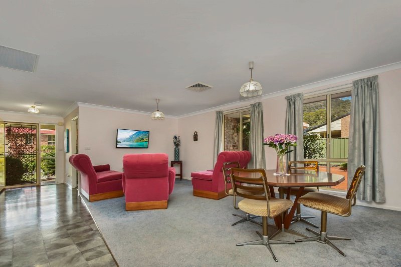33 Flinders Drive LAURIETON 2