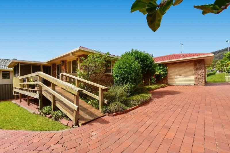 33 Flinders Drive LAURIETON 9