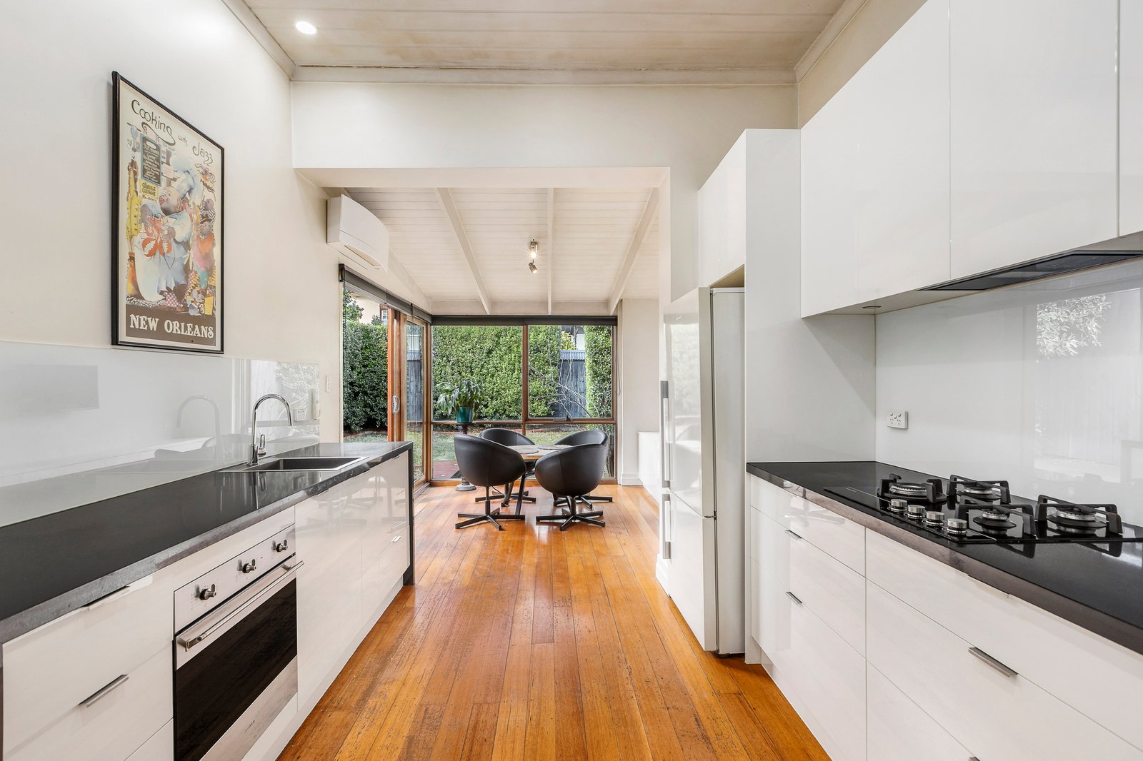 Gallery: 33 Foam Street
