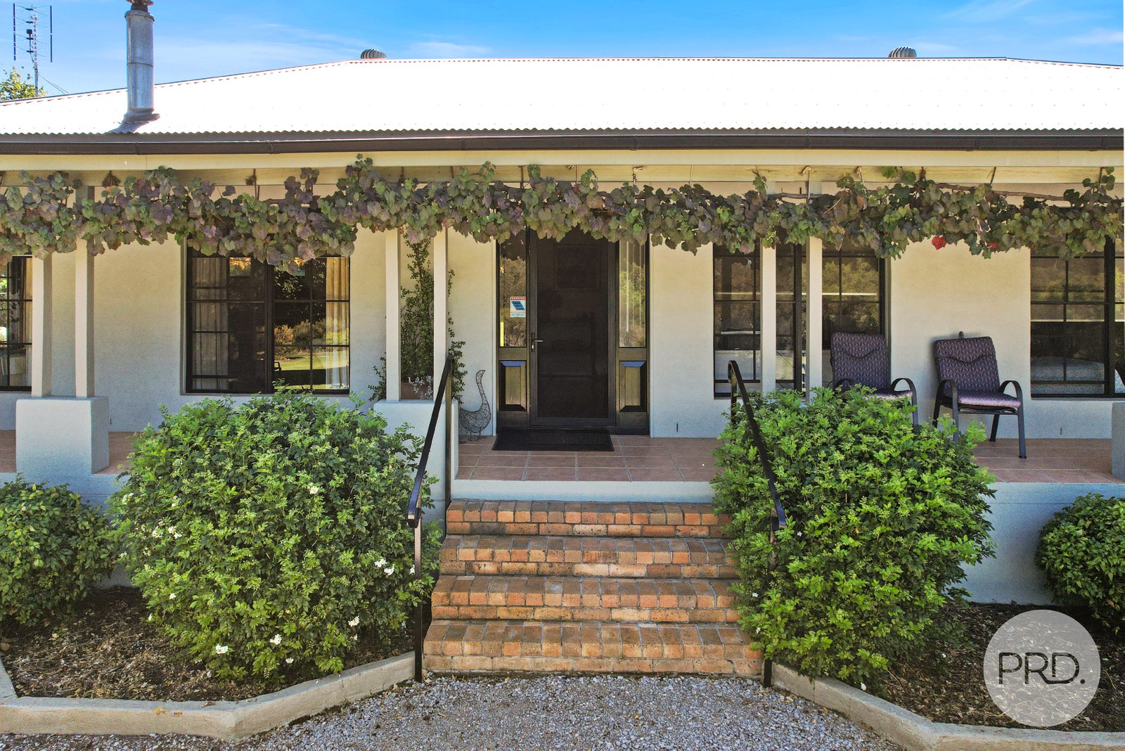 33 Glengarvin Drive TAMWORTH 3