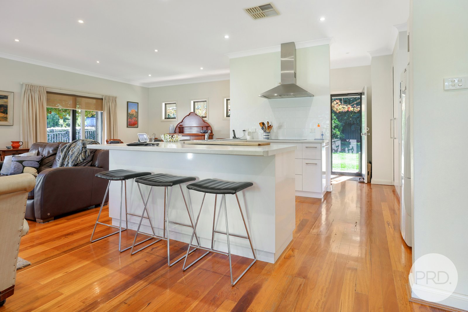 33 Glengarvin Drive TAMWORTH 8