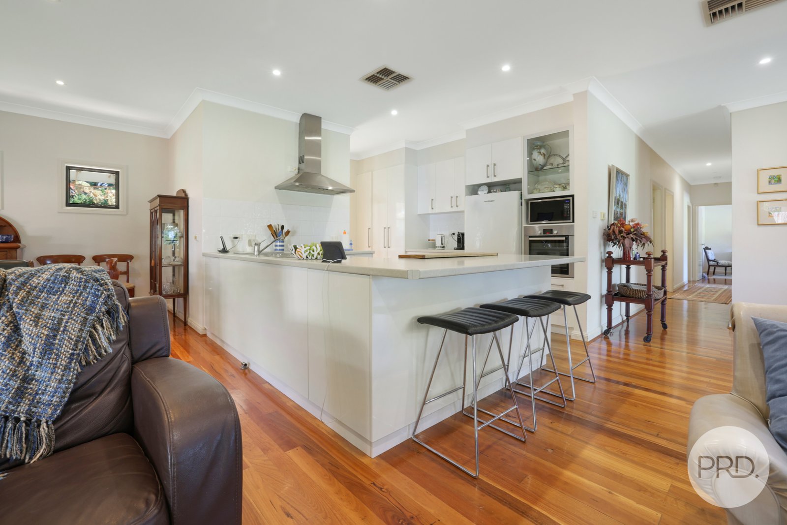 33 Glengarvin Drive TAMWORTH 9