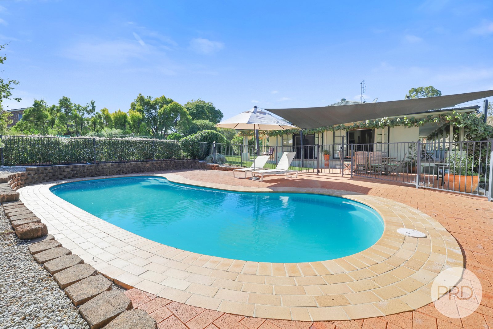 33 Glengarvin Drive TAMWORTH 25