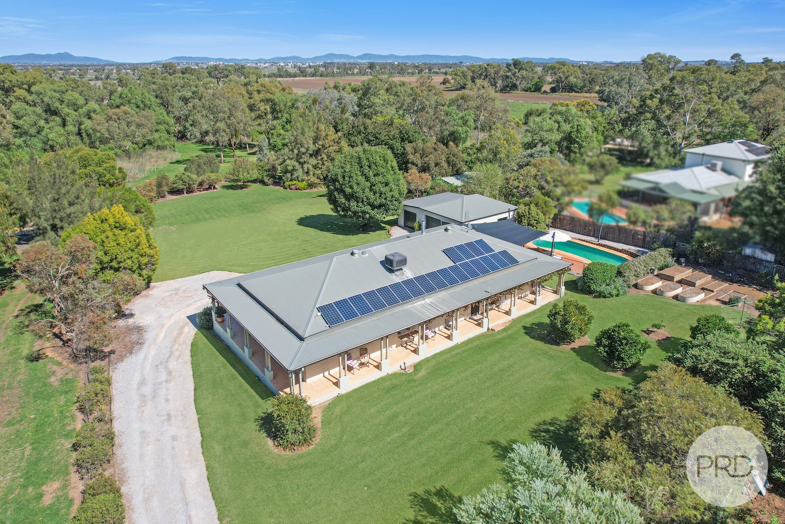 33 Glengarvin Drive TAMWORTH 31