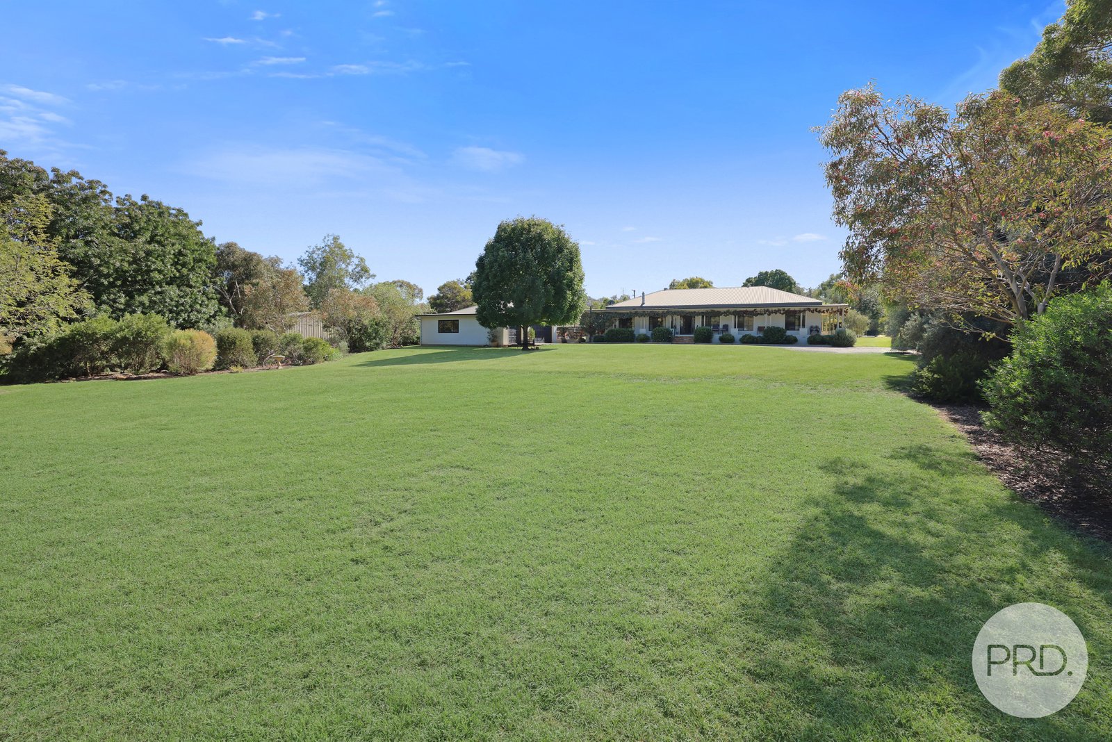 33 Glengarvin Drive TAMWORTH 32
