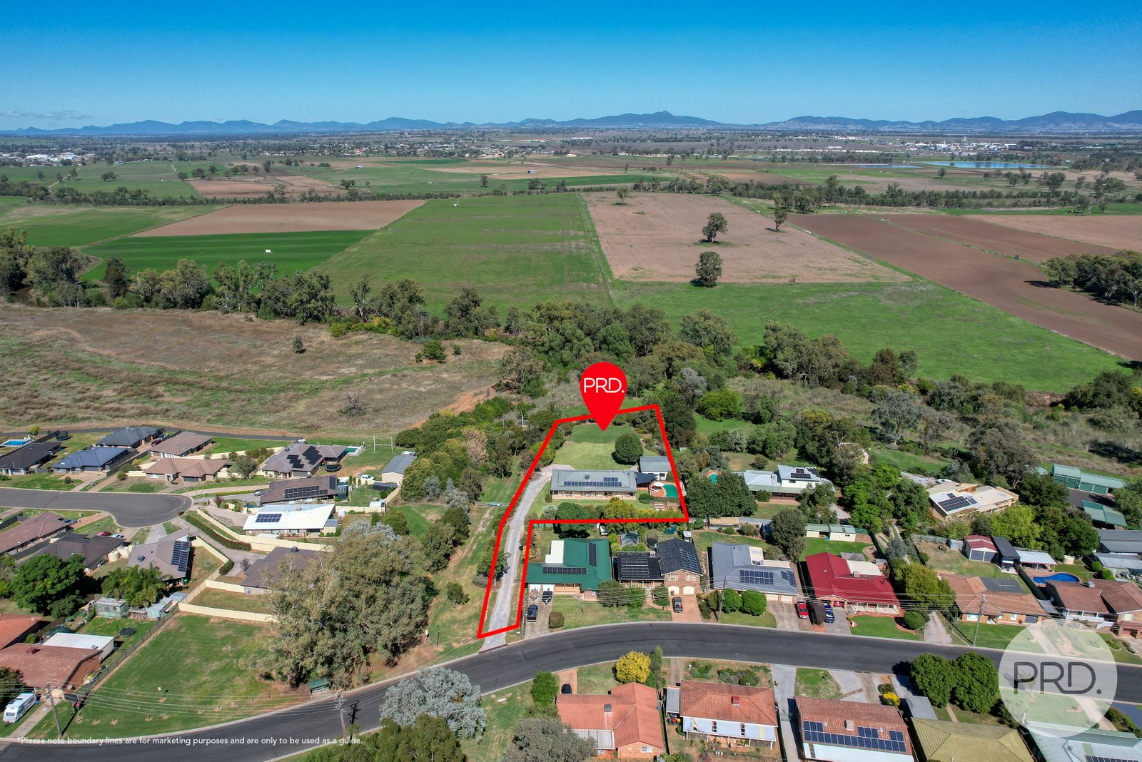33 Glengarvin Drive TAMWORTH 35